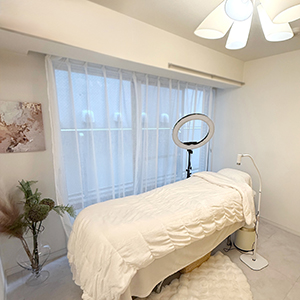 アイラッシュ パリジェンヌ まつ毛エクステ 眉毛ケアスペース